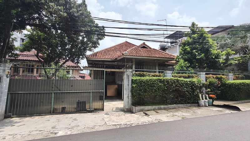 Langka Banget! 3 Rumah Sekaligus di Cipete Selatan - Total Tanah 1.437m2