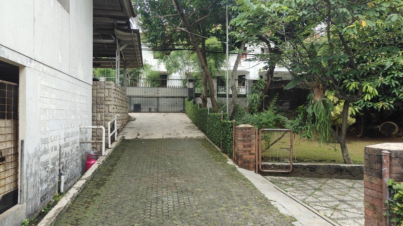 Langka Banget! 3 Rumah Sekaligus di Cipete Selatan - Total Tanah 1.437m2