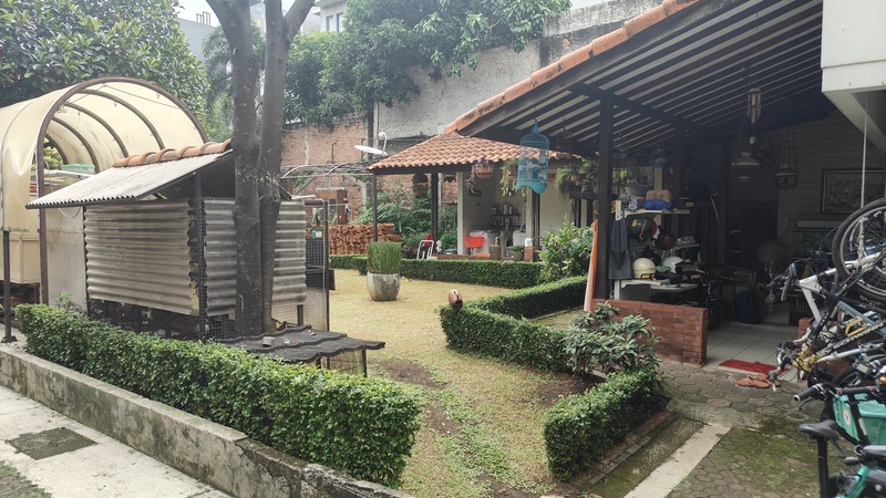 Langka Banget! 3 Rumah Sekaligus di Cipete Selatan - Total Tanah 1.437m2