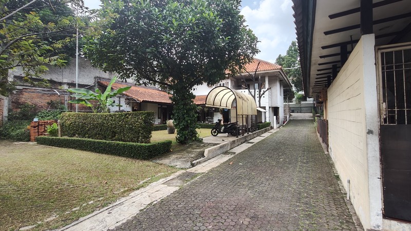 Langka Banget! 3 Rumah Sekaligus di Cipete Selatan - Total Tanah 1.437m2