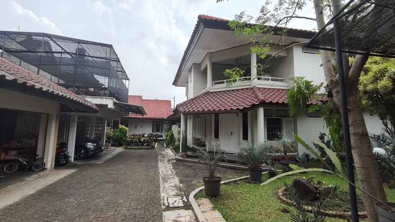 Langka Banget! 3 Rumah Sekaligus di Cipete Selatan - Total Tanah 1.437m2