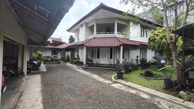 Langka Banget! 3 Rumah Sekaligus di Cipete Selatan - Total Tanah 1.437m2