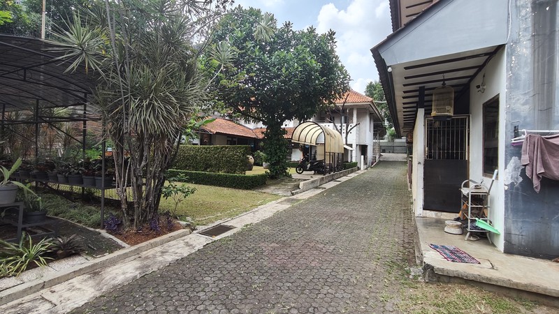 Langka Banget! 3 Rumah Sekaligus di Cipete Selatan - Total Tanah 1.437m2