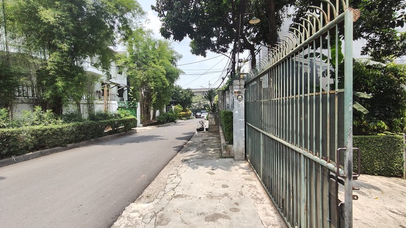 Langka Banget! 3 Rumah Sekaligus di Cipete Selatan - Total Tanah 1.437m2