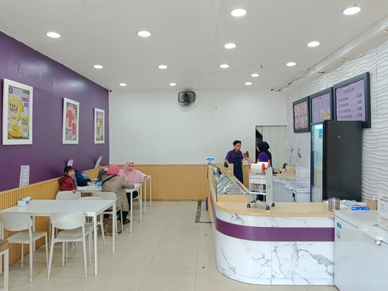 Ruang usaha sangat strategis  di jl raya cibabat dekat rs mitra kasih main road strategis jarang ada