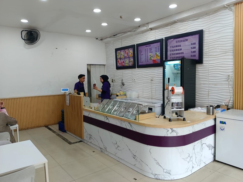 Ruang usaha sangat strategis  di jl raya cibabat dekat rs mitra kasih main road strategis jarang ada