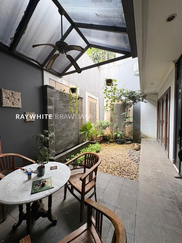 Rumah Hitung Tanah Area Cipete