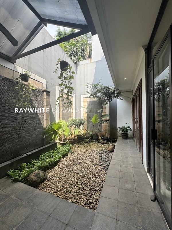 Rumah Hitung Tanah Area Cipete