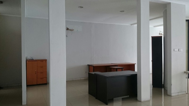 Dijual Mini Building Ex Resto yang siap digunakan.