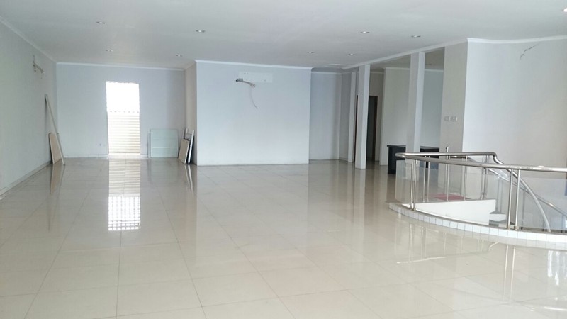 Dijual Mini Building Ex Resto yang siap digunakan.