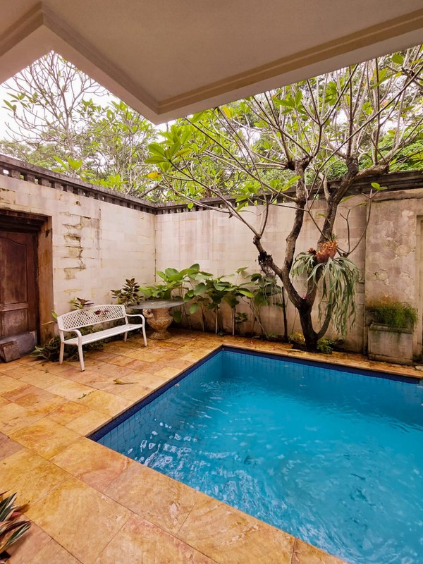 Rumah di Menteng Residence dengan Pool di Bintaro Sektor 7