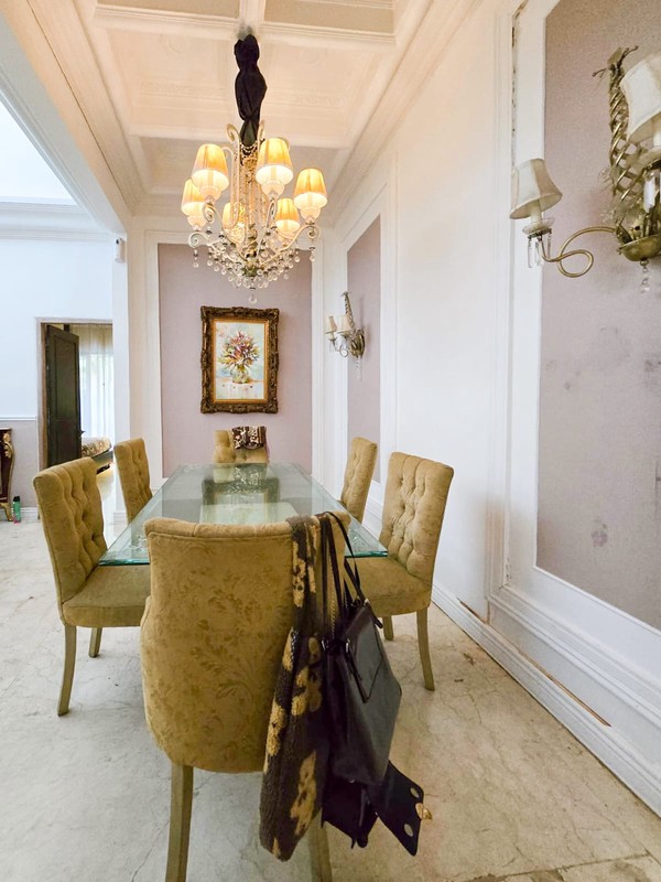 Rumah di Menteng Residence dengan Pool di Bintaro Sektor 7