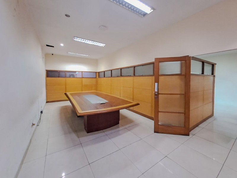 Gedung Kantor di Kembangan Meruya Utara akses mudah ke Puri Indah