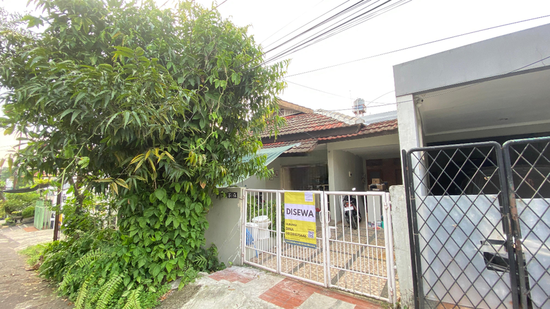 RUMAH DISEWA DI LEBAK BULUS AMAN DAN NYAMAN.