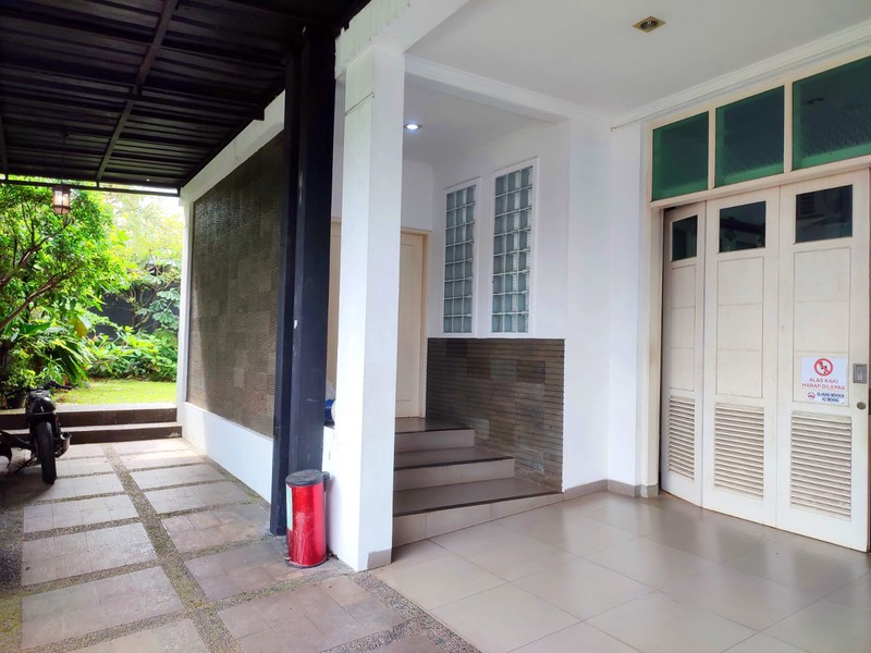 Rumah 2 Lantai Siap Huni Cantik di Pamulang dengan KT 3 KM 4 SHM