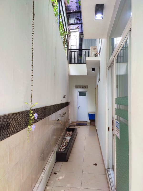 Rumah 2 Lantai Siap Huni Cantik di Pamulang dengan KT 3 KM 4 SHM