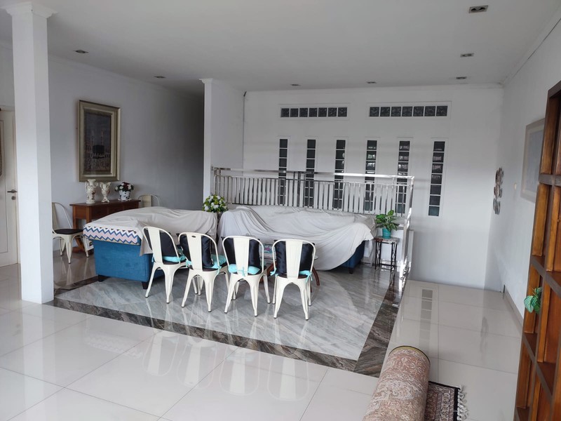 Rumah 2 Lantai Siap Huni Cantik di Pamulang dengan KT 3 KM 4 SHM