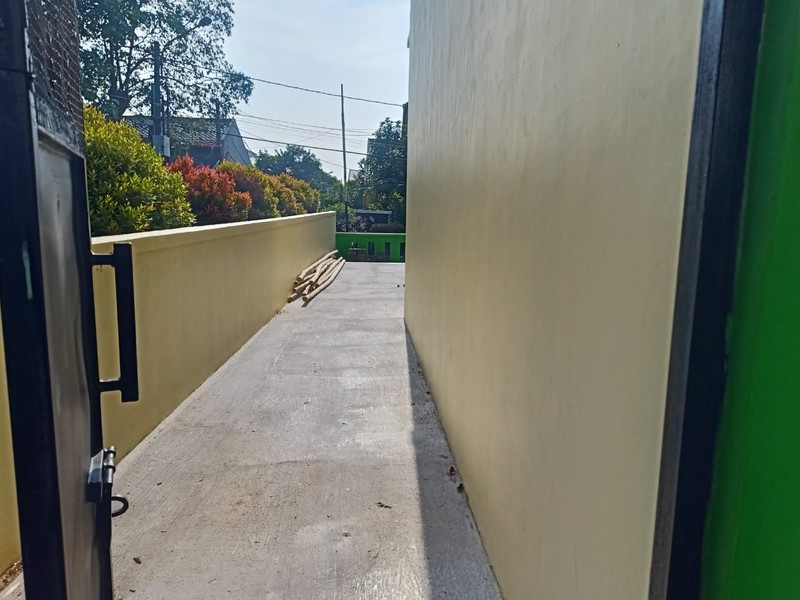 Disewakan Rumah Lokasi Strategis dengan Halaman Luas dan Lokasi Strategis dekat Bintaro
