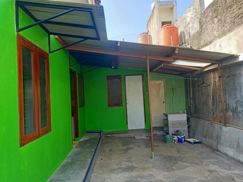 Disewakan Rumah Lokasi Strategis dengan Halaman Luas dan Lokasi Strategis dekat Bintaro