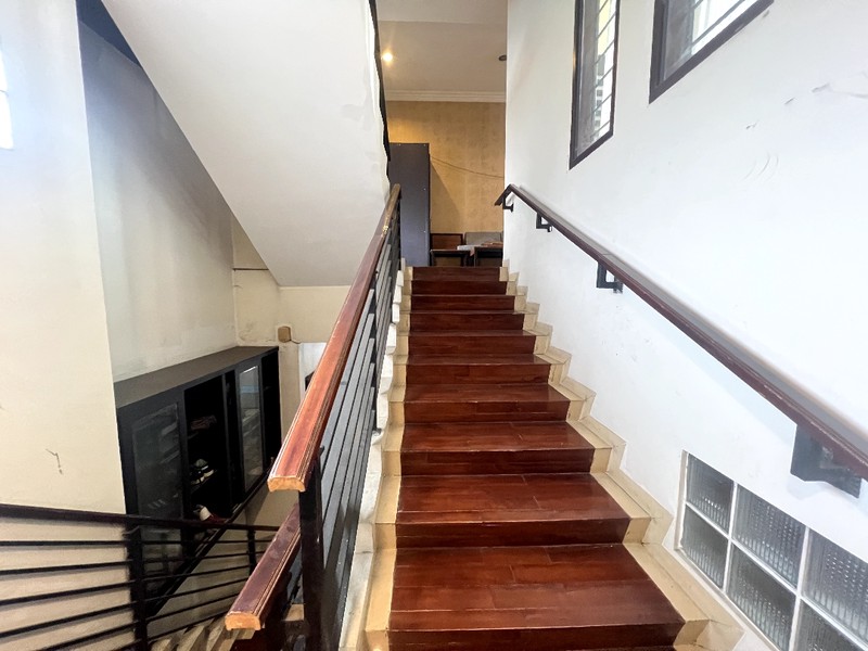 Rumah Hoek Siap Pakai Cocok Untuk Kantor di Sayap Buah Batu Bandung Kota