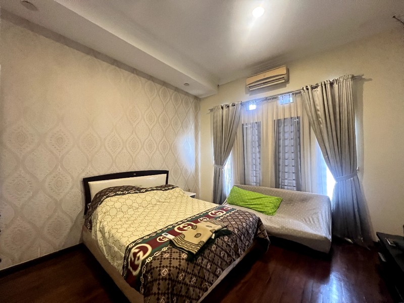 Rumah Hoek Siap Pakai Cocok Untuk Kantor di Sayap Buah Batu Bandung Kota