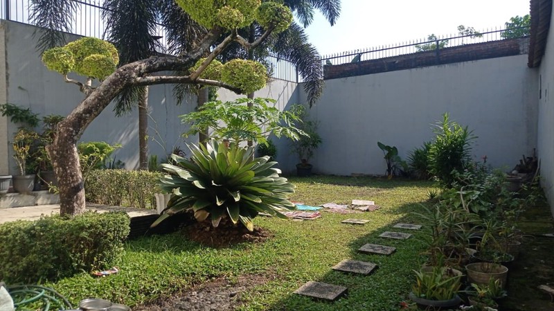 Rumah Eksklusif dengan Private Swimming Pool