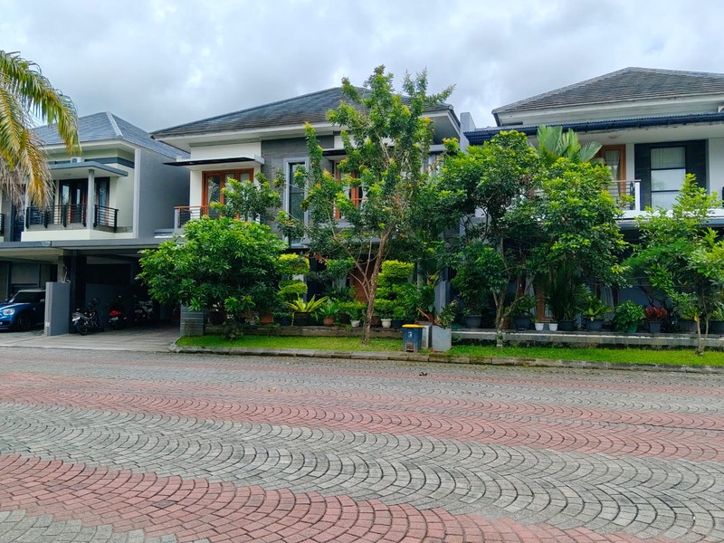 Rumah Mewah Modern Minimalis Di Perumahan Elit Bale Hinggil Residence, Jl. Kaliurang KM 8.5 Ngaglik, Sleman, Yogyakarta
