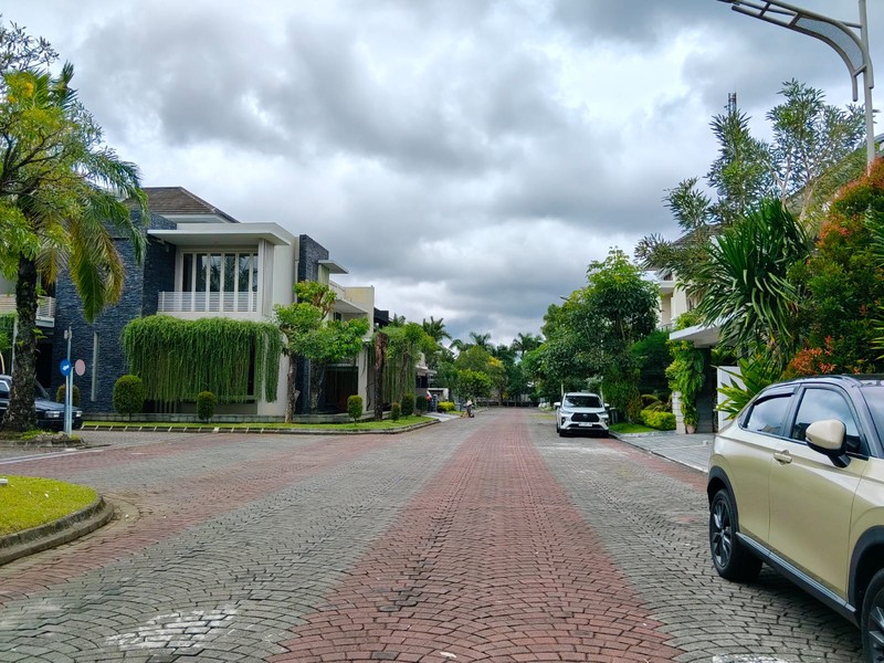 Rumah Mewah Modern Minimalis Di Perumahan Elit Bale Hinggil Residence, Jl. Kaliurang KM 8.5 Ngaglik, Sleman, Yogyakarta