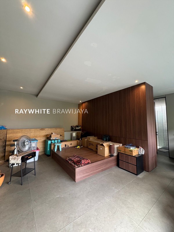 Rumah Modern Lokasi Strategis Area Bangka Kemang 