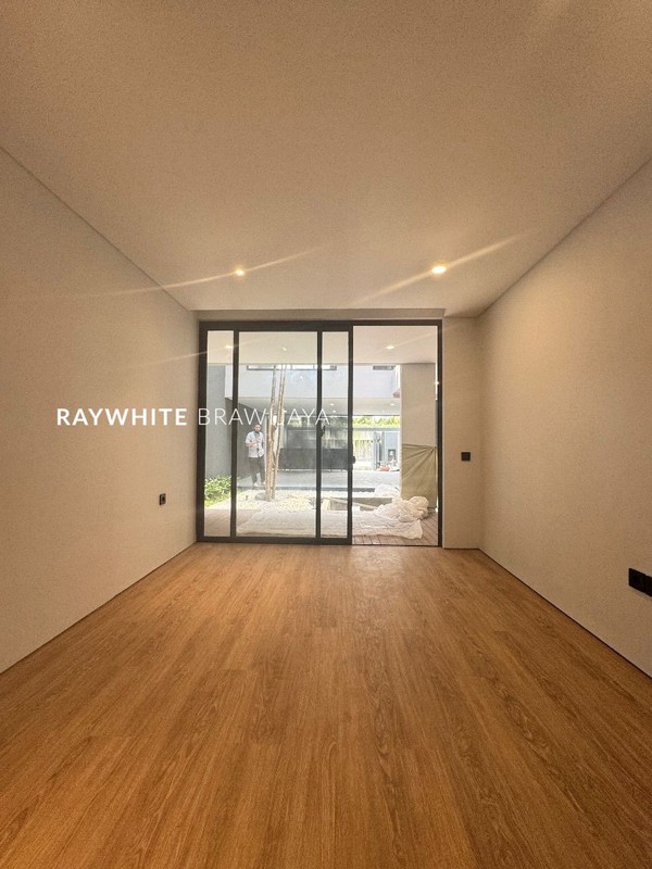 Brand New House Modern Kemang Dalam