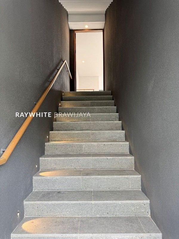 Brand New House Modern Kemang Dalam