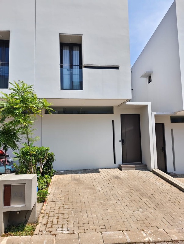 Rumah Cantik di Stellar Passion Of Living Dekat ke BSD City