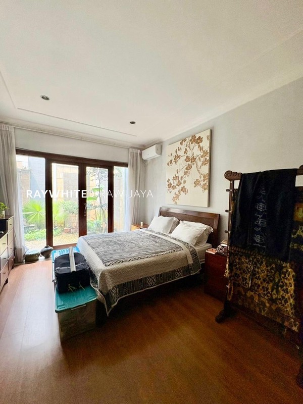 Townhouse Siap Huni Lingkungan Tenang Area Ampera Kemang 