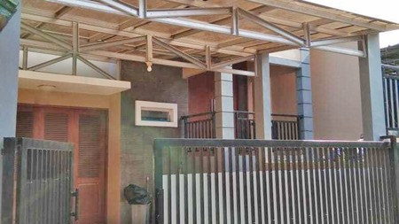 Rumah Nyaman Dekat Stasiun Pondok Ranji - Lokasi Strategis & Siap Huni!