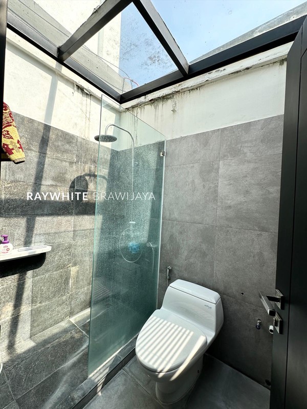 Best Price Rumah Siap Huni Dalam Kompleks Tenang Area Lebak Bulus