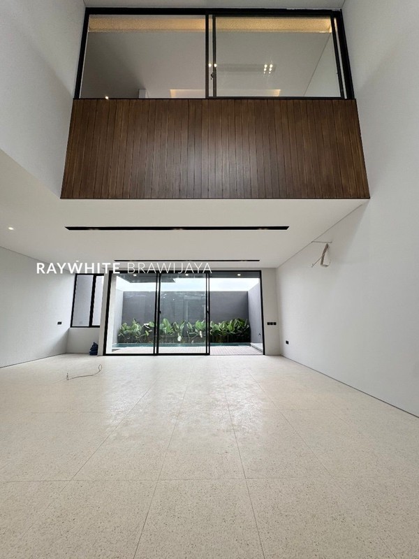Brand New House Modern Lokasi Strategis Area Kemang Timur