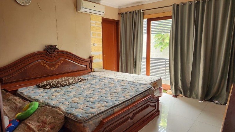 Dijual Rumah Lama di Jl. Minangkabau, Jakarta Selatan, Daerah Komersial