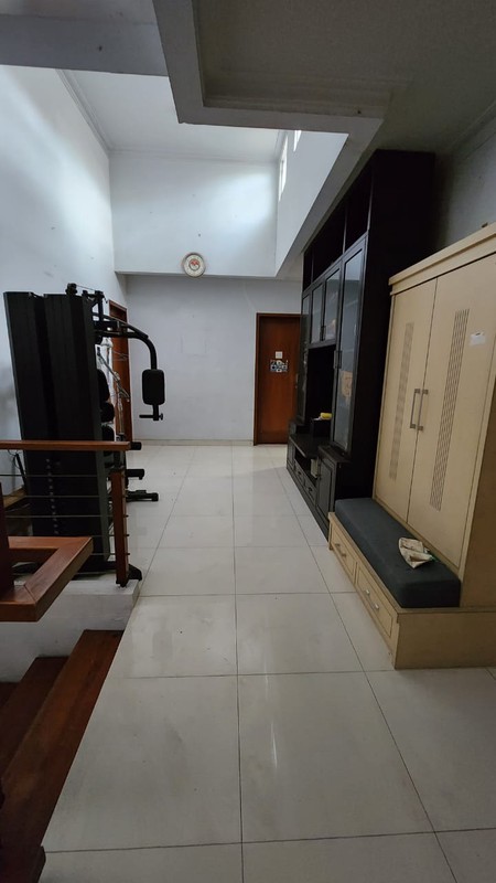 Dijual Rumah Lama di Jl. Minangkabau, Jakarta Selatan, Daerah Komersial
