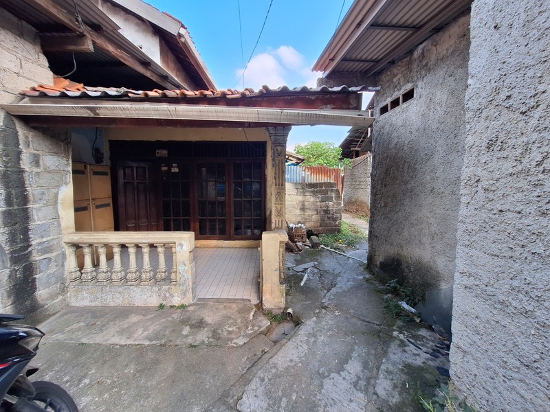 Di jual tanah bonus rumah tua ciputat raya