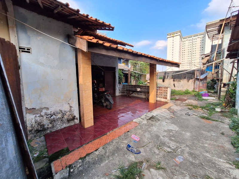 Di jual tanah bonus rumah tua ciputat raya