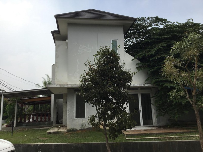 Dijual Rumah Posisi Hoek Di Telaga Bestari , Cluster Fluora Lokasi Nyaman ,Aman Lingkungan Sekitar Di Tangerang