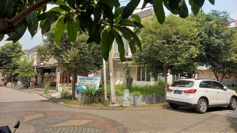 Dijual Rumah Posisi Hoek Di Telaga Bestari , Cluster Fluora Lokasi Nyaman ,Aman Lingkungan Sekitar Di Tangerang