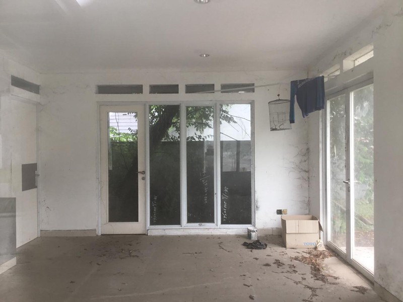 Dijual Rumah Posisi Hoek Di Telaga Bestari , Cluster Fluora Lokasi Nyaman ,Aman Lingkungan Sekitar Di Tangerang