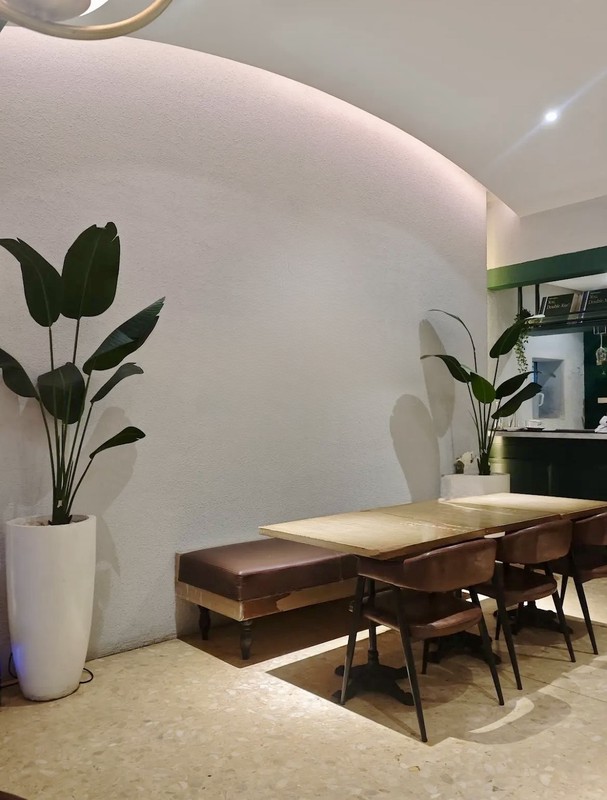 Rumah dijual di Jalan Opak Surabaya Pusat, Pusat bisnis FnB