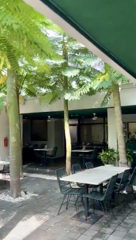 Rumah dijual di Jalan Opak Surabaya Pusat, Pusat bisnis FnB