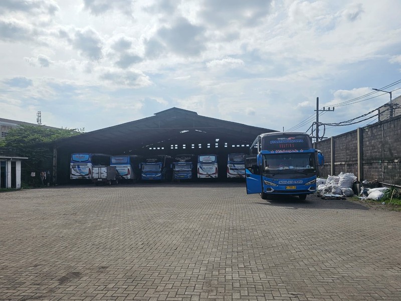 Dijual Ex Workshop dan Ruko Lokasi strategis Taman Sidoarjo dekat pintu tol Waru 