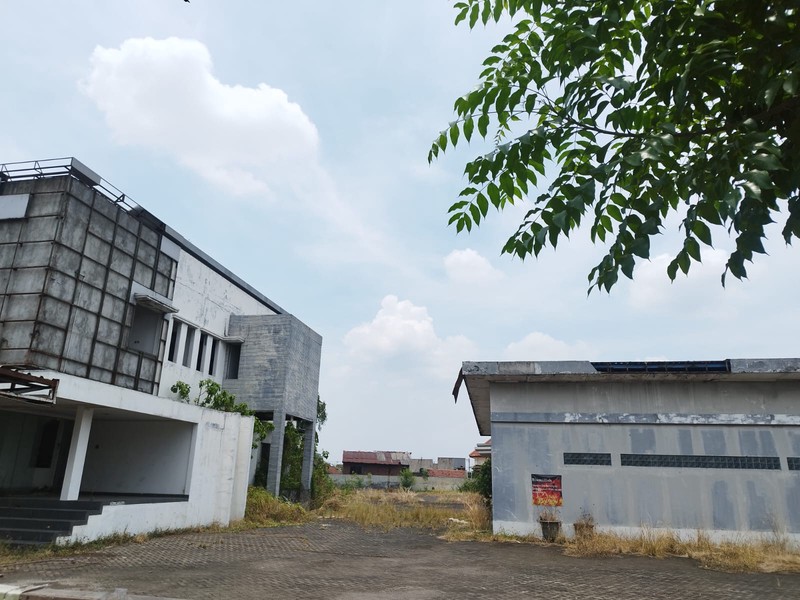 Beli Tanah Bonus Gudang  & Kantor Jalan Raya Kletek Sidoarjo