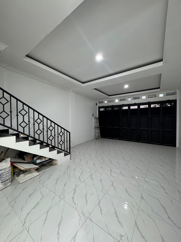Ruko Modern 3,5 Lantai + Hunian Nyaman  Di Jagakarsa