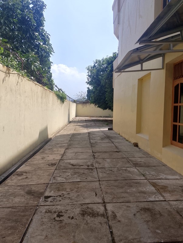 Dijual Rumah Mewah Pinggir Jalan Protokol di Tanjung Karang Pusat