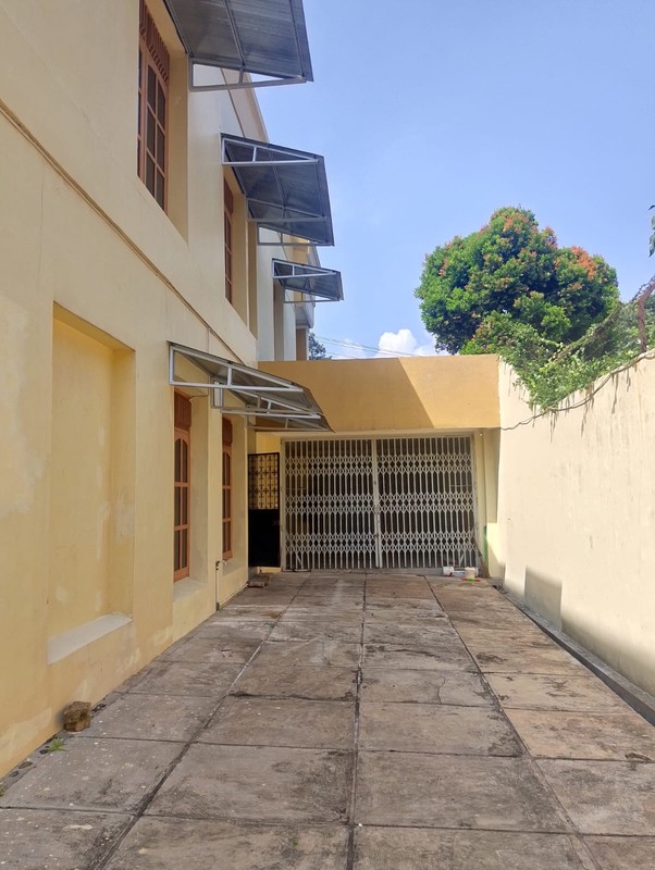 Dijual Rumah Mewah Pinggir Jalan Protokol di Tanjung Karang Pusat